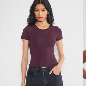 Aritzia babaton contour top, size medium, wine sort of color.